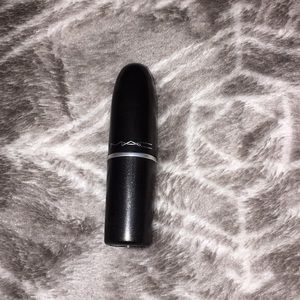 Mac lipstick in the shade tanarama